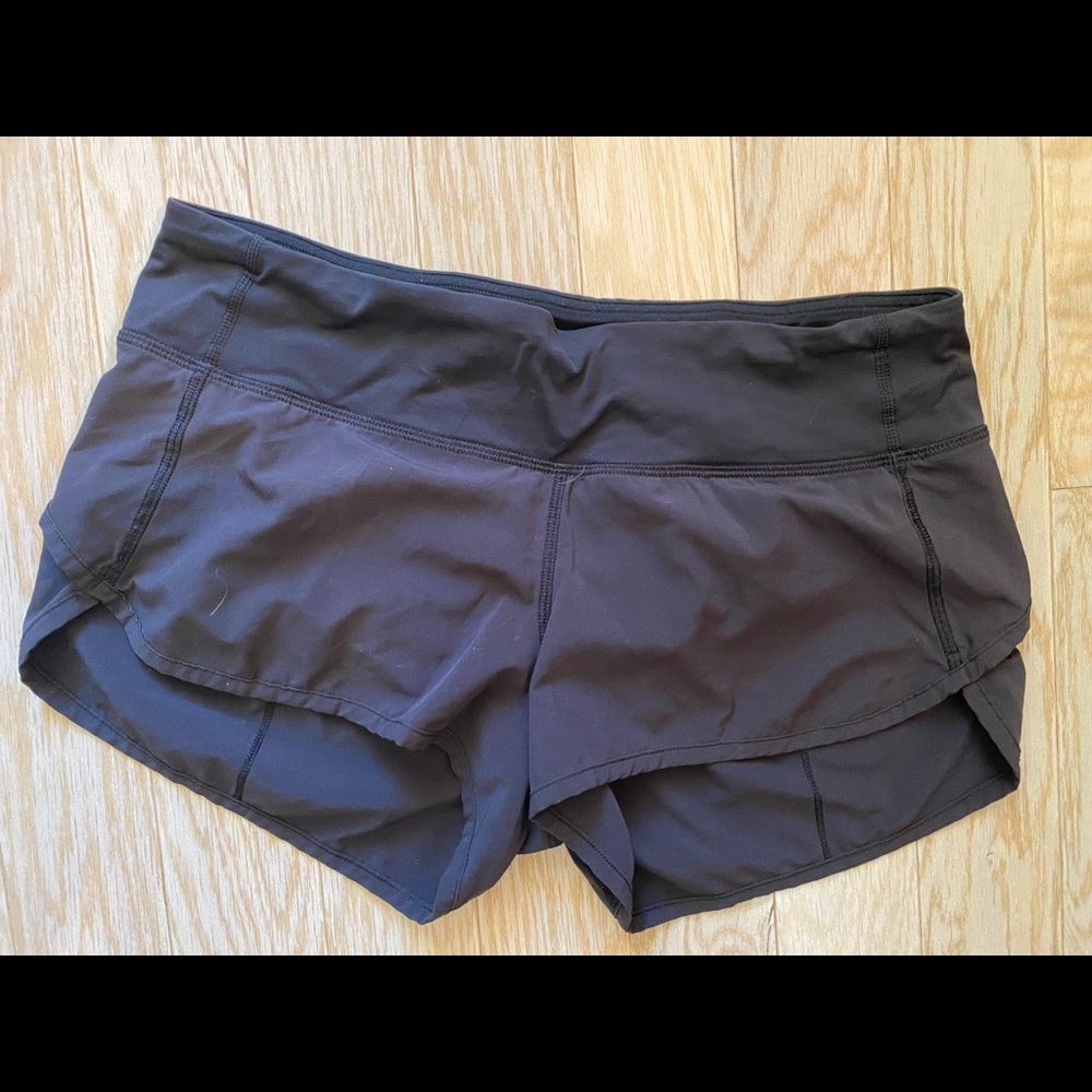 Lululemon size 6 black speed shorts